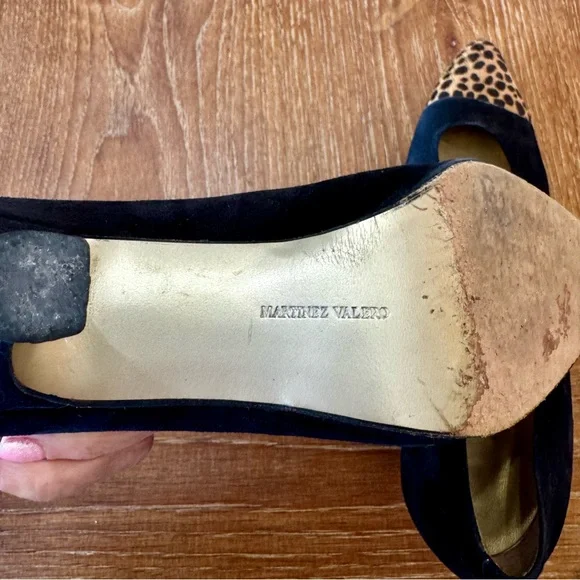 VGUC Martinez Valero black suede pumps 8 - Picture 9 of 12